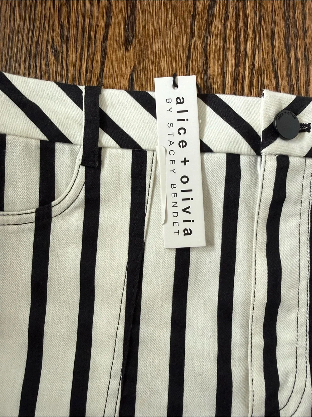 NWT Alice + Olivia striped black cream mini skirt 10